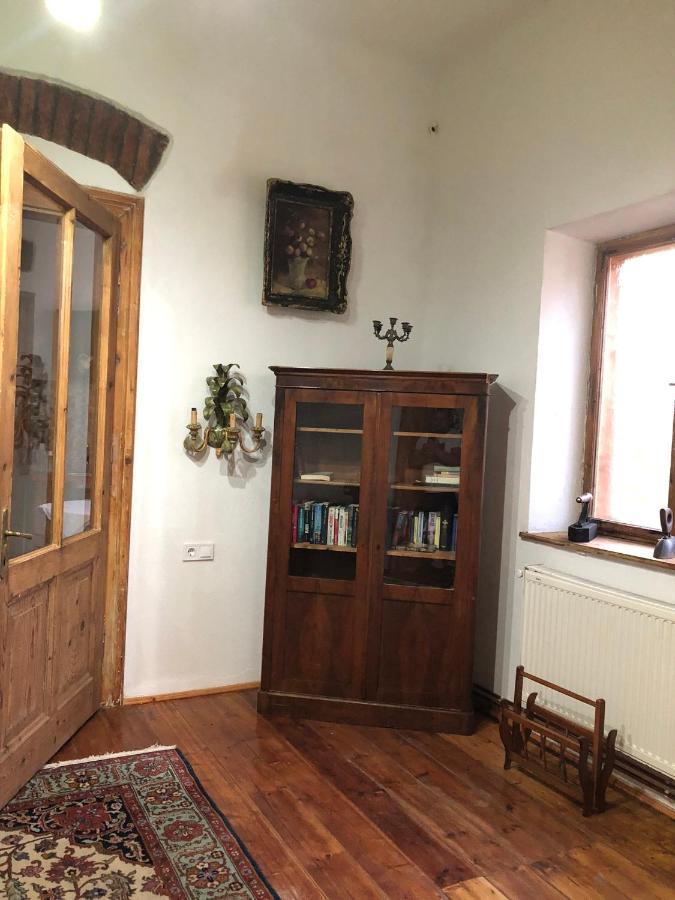 Cezara Apartment Medias Luaran gambar